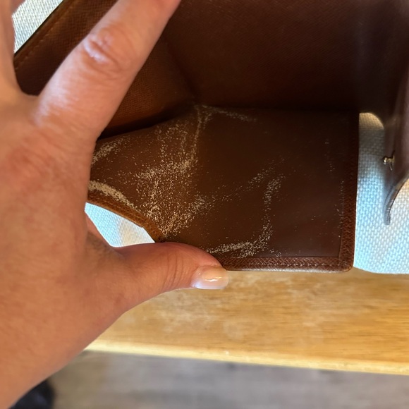 Authentic LV wallet - Picture 5 of 13